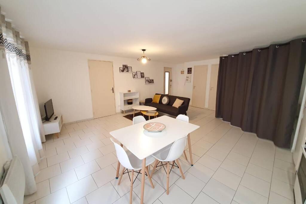 Historical Center Of Pezenas Apartment Екстериор снимка